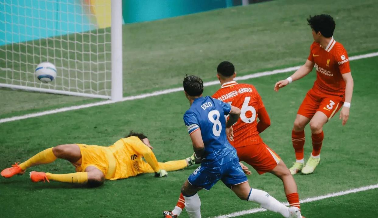 包含赛前斯图加特备战英超，单刀错失细节曝光，球迷炸锅，纪律约束更严格的词条